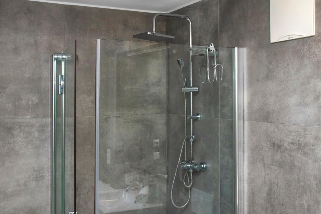 Modern Apartment With Terrace And Air Conditioning Prague Ngoại thất bức ảnh
